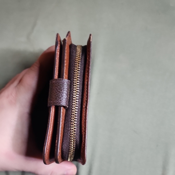 Louis Vuitton Monogram Wallet - Picture 4 of 8